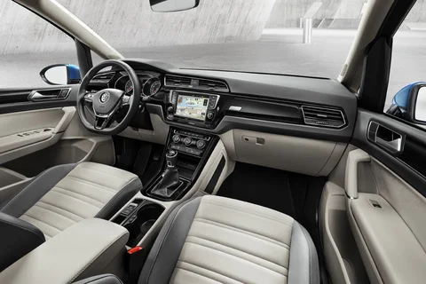 Volkswagen Touran 1.2 TSI Highline 2015 view 6