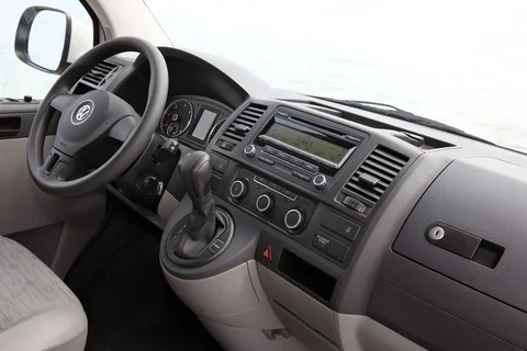 Volkswagen Transporter L2H1 28 2.0 Highline 2012 view 8