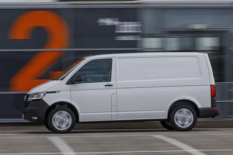 Volkswagen Transporter L2H1 2.0 TDI 90hp 2019 view 9