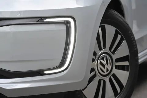 Volkswagen Up e-Up 2016 view 2