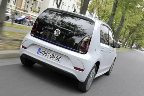 Volkswagen Up e-Up 2016 view 3