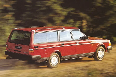 Volvo 240 Estate 1985 view 9