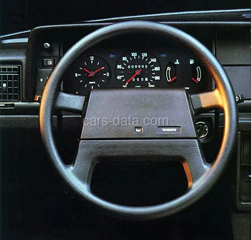 Volvo 240 240 1985 front view