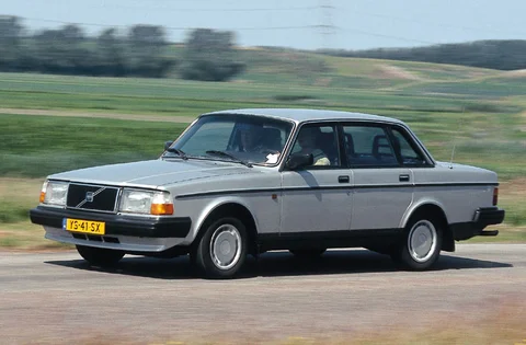 Volvo 240 240 1985 view 5