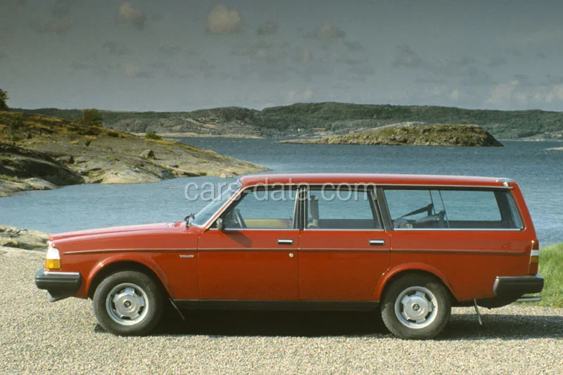 Volvo 240 DL Estate 1982 front view