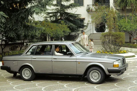Volvo 240 GL 2.3 1982 view 2