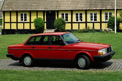 Volvo 240 240 1985 view 3