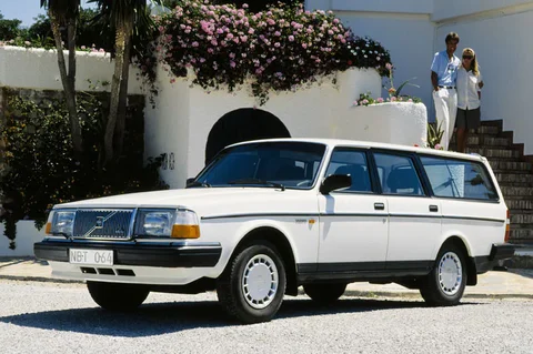 Volvo 240 Estate 1985 view 7