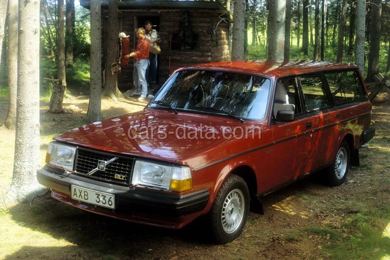 Volvo 244/245 245 DL 1980 комби изглед отпред