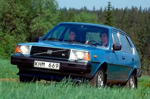 Volvo 343/345 345 DL 1981 хечбек изглед 1