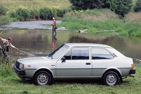 Volvo 343/345 343 DL 1981 хечбек изглед 1