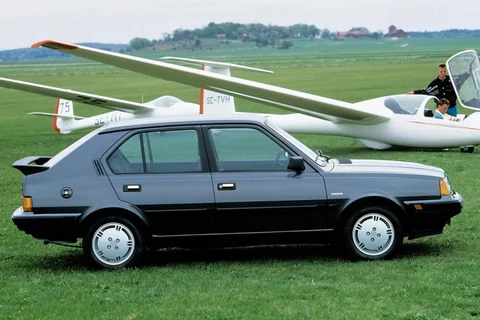 Volvo 360 GLT 1985 view 2