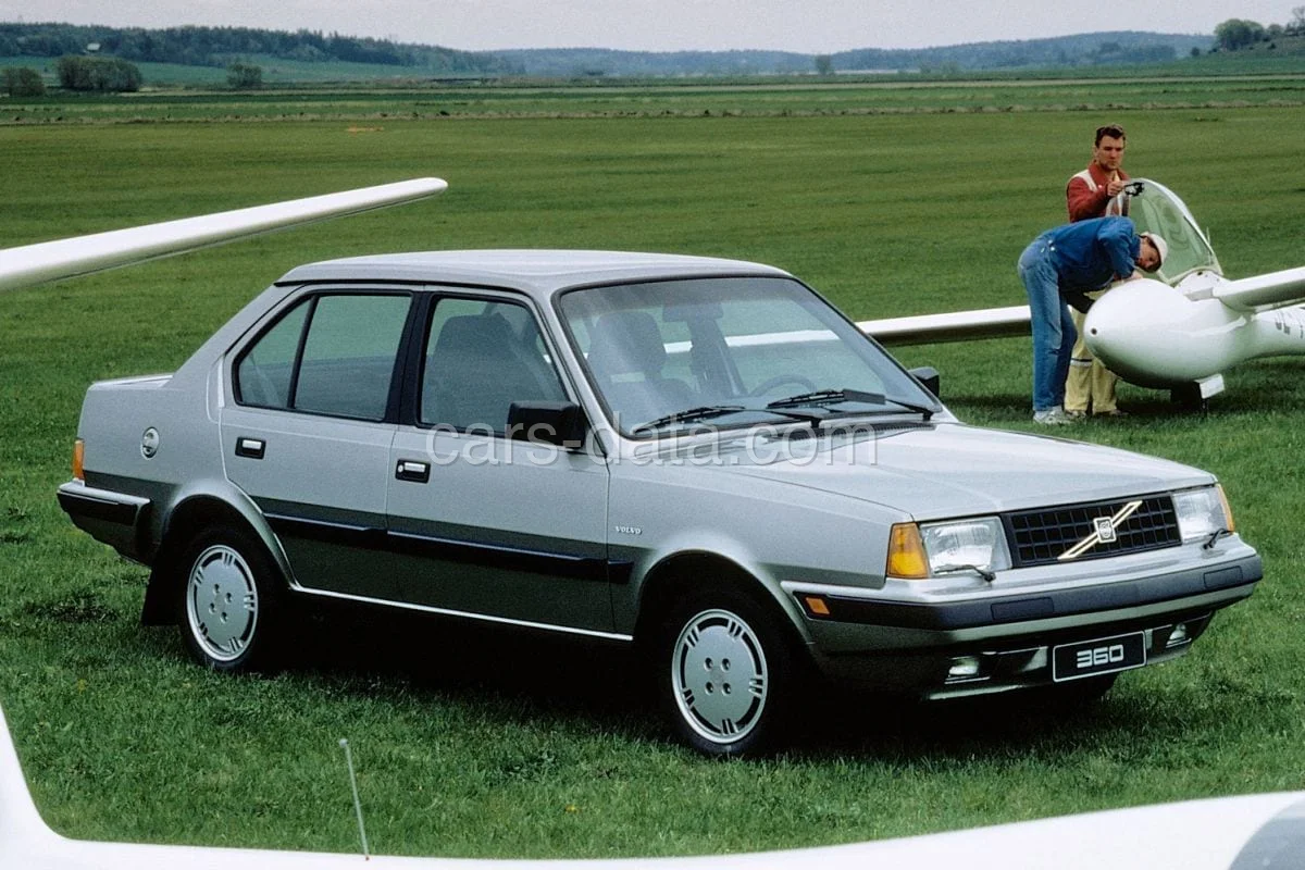 Volvo 360 2.0 1988 front view
