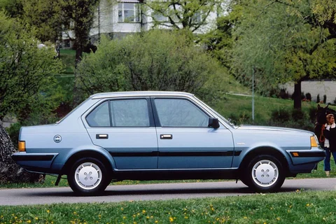 Volvo 360 GL 1985 view 2