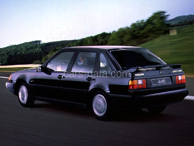 Volvo 440 GL 70kW 1988 front view