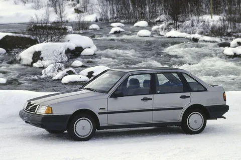 Volvo 440 GL 70kW 1988 view 3