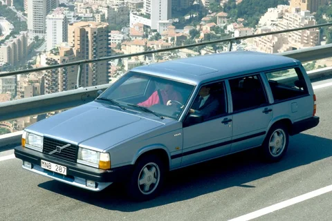 Volvo 740 2.3 Estate 1989 view 2