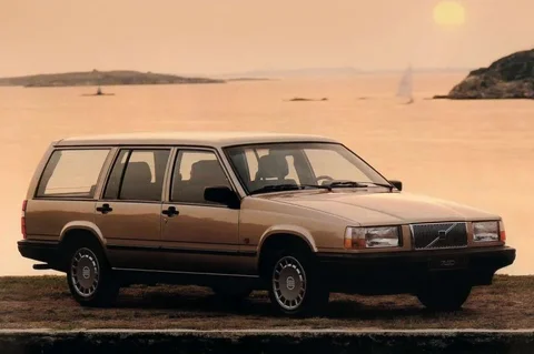 Volvo 740 2.3 Estate 1989 view 4