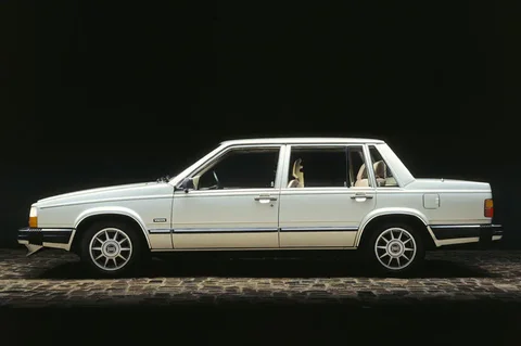 Volvo 760 Turbo 1986 view 10