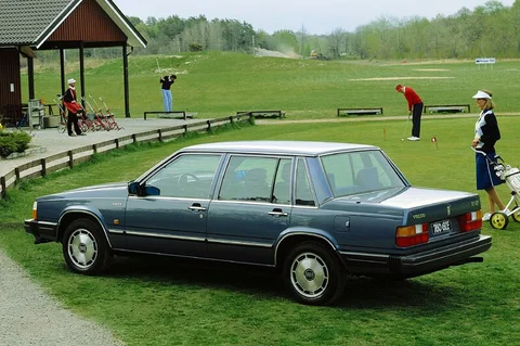 Volvo 760 Turbo 1986 view 6
