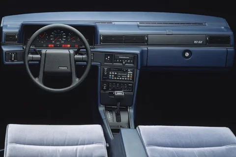 Volvo 760 Turbo 1986 view 7