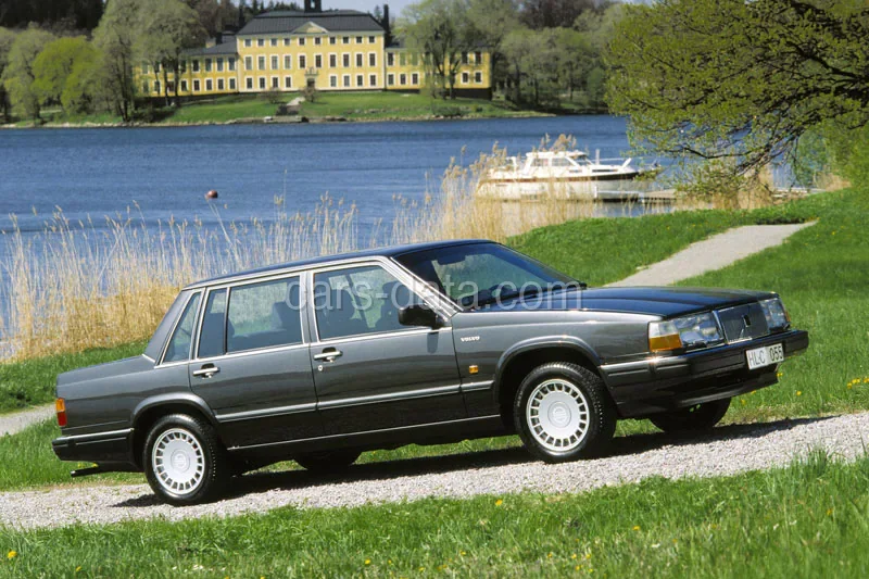 Volvo 760 Turbo 1988 front view