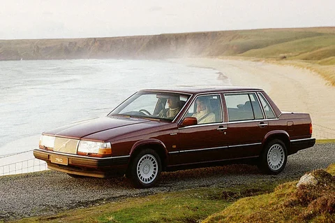 Volvo 760 Turbo 1988 view 4