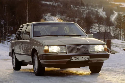 Volvo 760 Turbo 1988 view 2