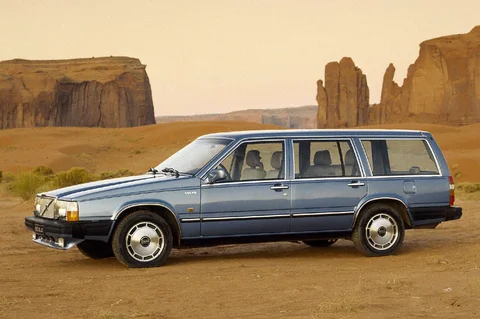 Volvo 760 GLE Estate 1987 view 2