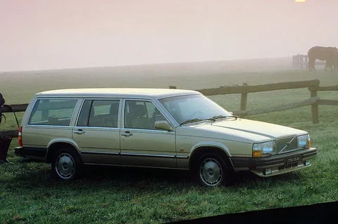 Volvo 760 GLE Estate 1987 view 4