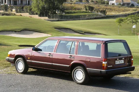 Volvo 760 GLE Estate 1988 view 3