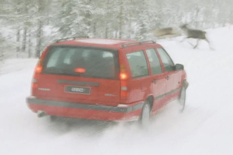Volvo 850 2.5i Estate 1993 view 3