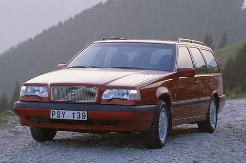 Volvo 850 2.5i Estate 1994 view 5