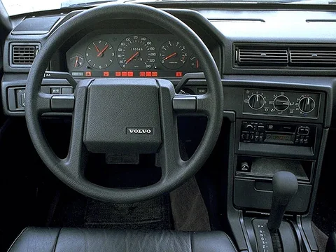 Volvo 940 GL 2.0i 1990 view 3