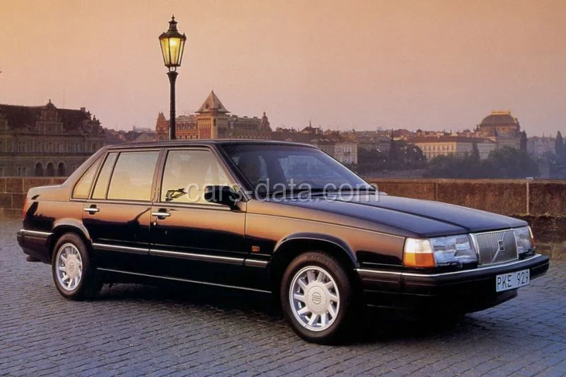 Volvo 940 Polar 2.3 1996 front view