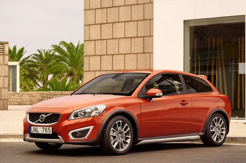 Volvo C30 D3 R-Design 2010 view 3