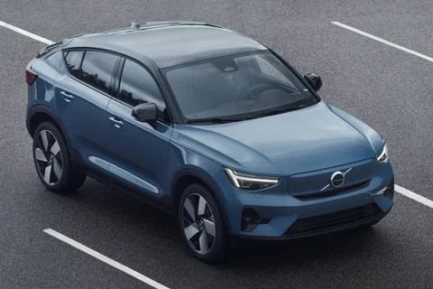 Volvo C40 Recharge Twin Plus 2023 view 4