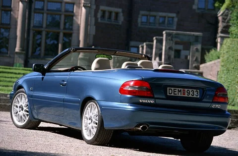 Volvo C70 Convertible T5 Tourer 2003 view 2