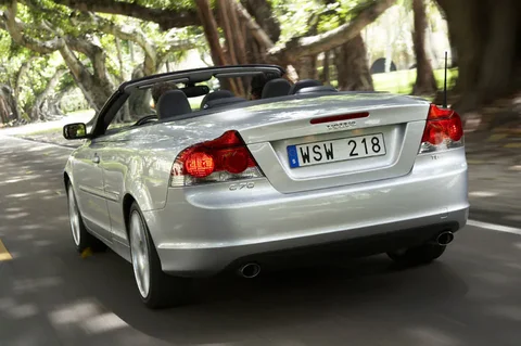 Volvo C70 D5 Summum 2006 view 3