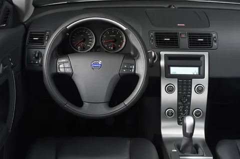 Volvo C70 D5 Summum 2006 view 8