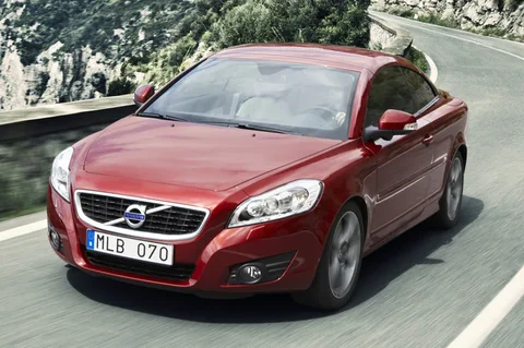 Volvo C70 D5 Momentum 2009 view 4