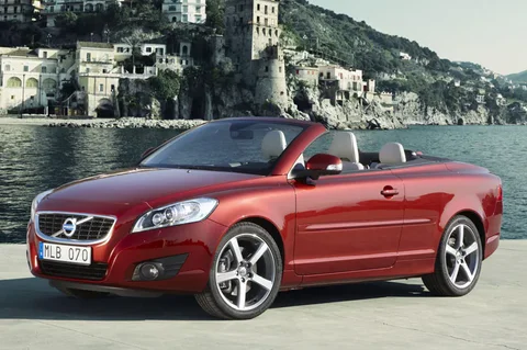 Volvo C70 D5 Momentum 2009 view 8