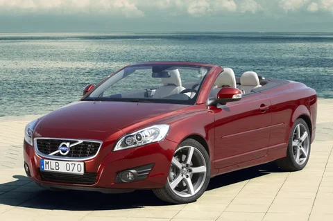 Volvo C70 D5 Momentum 2009 view 9