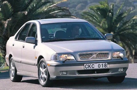 Volvo S40 1.8i 1998 view 4