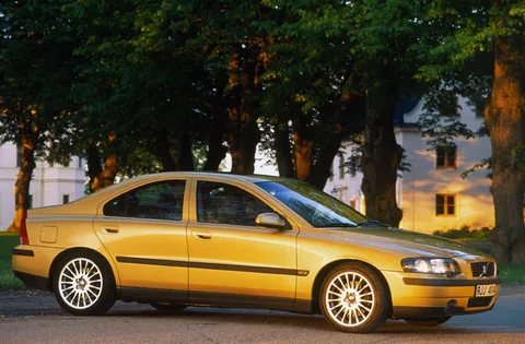 Volvo S60 2.4 D5 2002 view 4