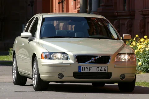 Volvo S60 2.0T Edition 2004 view 3