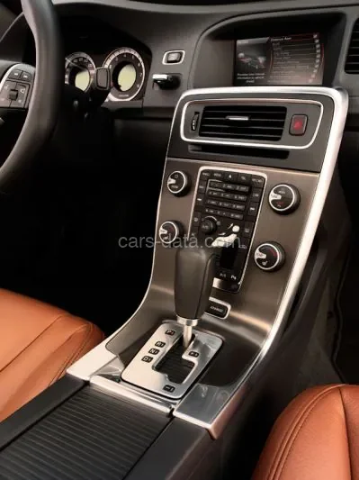Volvo S60 T4 2010 front view