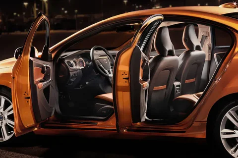 Volvo S60 D5 2010 view 11
