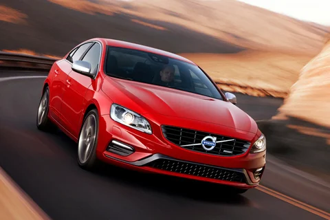 Volvo S60 T3 Summum 2013 view 2