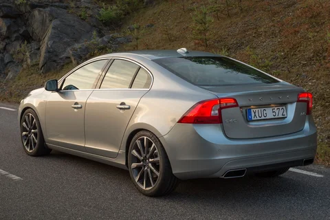 Volvo S60 T3 Summum 2013 view 6